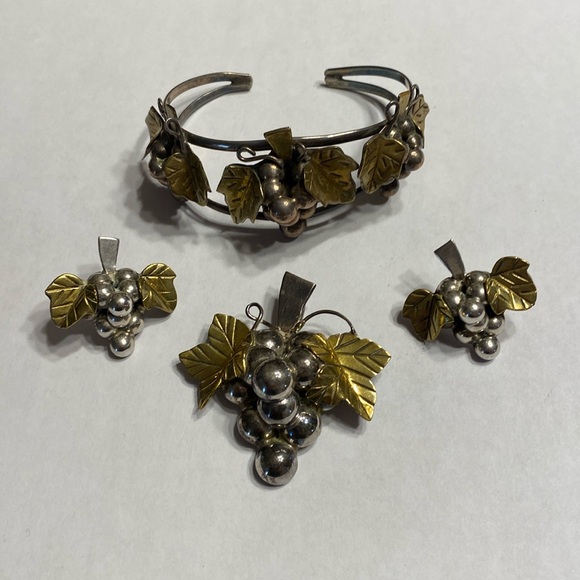 Sterling Grape Set bracelet earrings pendant - Picture 2 of 16